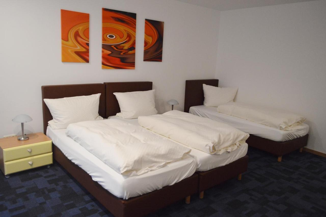 Hotel B8 Voerde Екстериор снимка