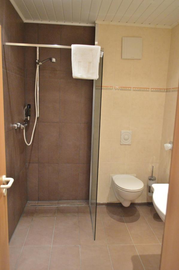 Hotel B8 Voerde Екстериор снимка